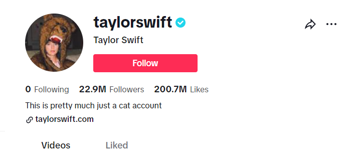 taylor swift profile alt text